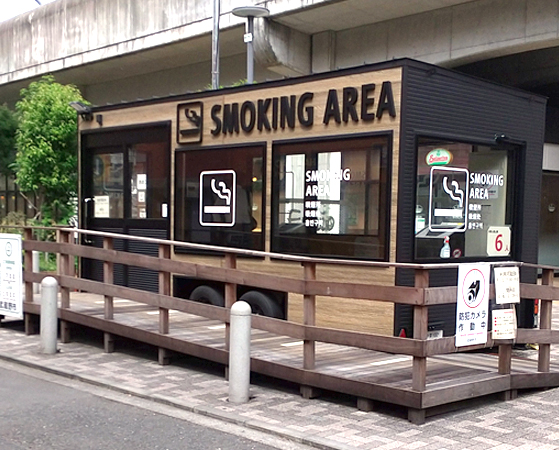 武蔵境喫煙所トレーラー